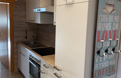 Hauzenberg Apartment | Holiday Apartment 'Ferienwohnung Geyersberg 704' with Mountain View, Communal Pool and Wi-Fi