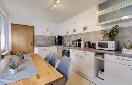 Alstaden Apartment | Holiday Apartment 'Ferienwohnung Alstaden 1' with Wi-Fi