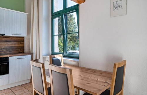 Muritz Apartment | Holiday Apartment 'Fewo E6' with Shared Garden and Wi-Fi