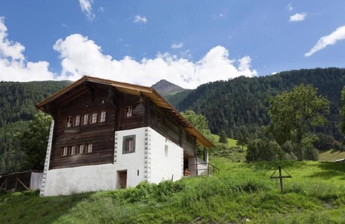 Bister Apartment | Holiday apartment Grengiols for 1 - 8 persons with 3 bedrooms - Historical building