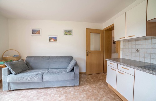 Verano Apartment | Holiday apartment "Greif - A" with Wi-Fi, Balcony and View Over the Landscape