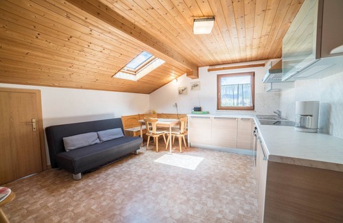 Verano Apartment | Holiday Apartment "Greif C" in the Area of Meran with Balcony
