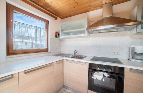 Verano Apartment | Holiday Apartment "Greif C" in the Area of Meran with Balcony