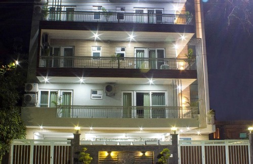 Sushant Lok House | Holiday apartment Gurugram for 1 - 4 persons with 2 bedrooms - Holiday house