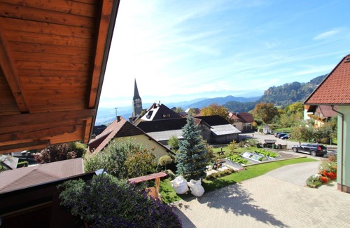 Liebenfels Apartment | Holiday apartment in a quiet location with pool