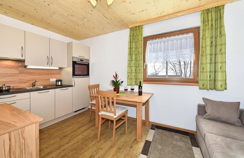 Racines Apartment | Holiday Apartment 'Joselehof App Arnika' with Mountain View, Shared Terrace and Wi-Fi