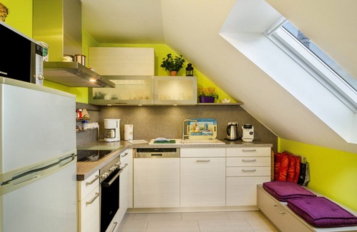 Kolker Apartment | Holiday Apartment "Landromantik Mit Seeblick" with Lake View, Private Terrace & Shared Garden