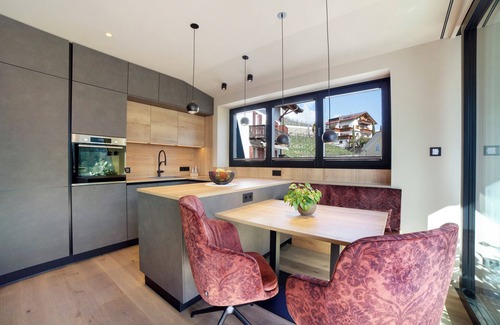 Merano Apartment | Holiday Apartment 'Levita Living Freiheit' with Mountain View and Private Terrace