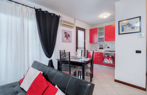 Olbia City Centre Apartment | Holiday Apartment "Le Piramidi" with Wi-Fi & Balcony