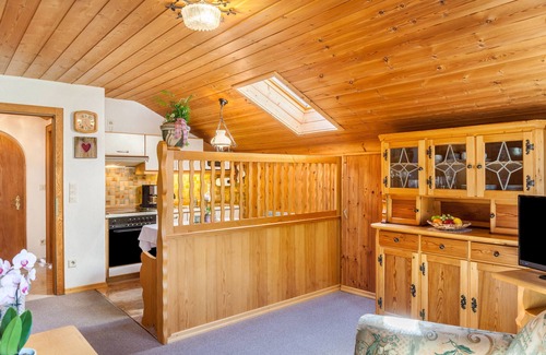 Mittenwald Apartment | Holiday Apartment "Lisa Suitner" with Mountain View, Balcony & Wi-Fi