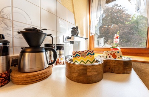 Fockbek Apartment | Holiday Apartment 'Lütt Stuv' with Private Terrace, Shared Garden and Wi-Fi