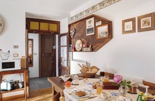 Teglio Apartment | Holiday Apartment "Mantaula" with Mountain View, Shared Terrace & Wi-Fi
