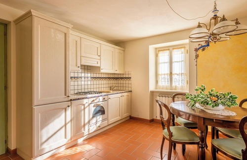 Molazzana Other | Holiday Apartment 'Melograni 2' with Terrace