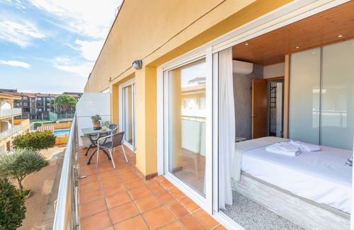 Els Griells Apartment | Holiday Apartment 'Noenil' with Pool & Wi-Fi