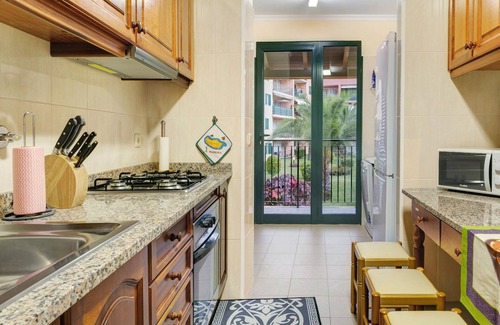 Santa Maria Maior Apartment | Holiday Apartment "Palheiro Residence Vista Mar" with Sea View, Balconies & Wi-Fi