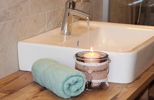 Villnoss Apartment | Holiday Apartment "Planatschhof Sass Rigais" with Mountain View, Balconies & Wi-Fi