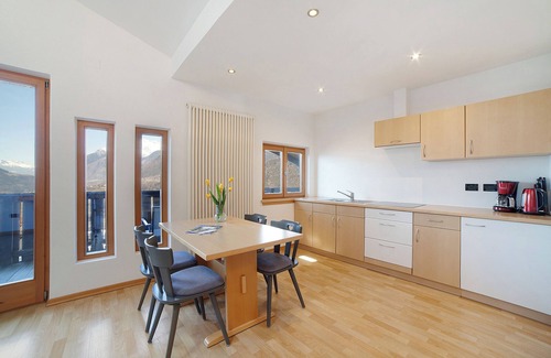 Schenna Apartment | Holiday Apartment 'Preiss Type B' with Mountain View, Balcony and Wi-Fi