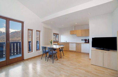 Schenna Apartment | Holiday Apartment 'Preiss Type B' with Mountain View, Balcony and Wi-Fi