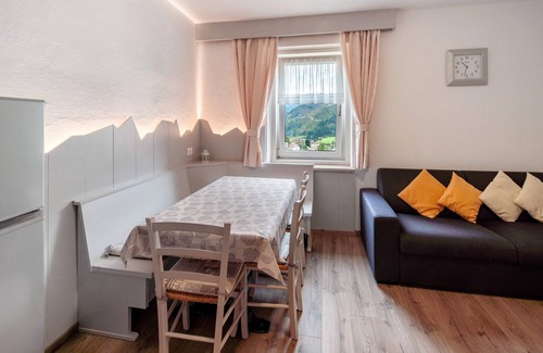 Moena Apartment | Holiday Apartment Primavera 2 with Mountain View, Wi-Fi & Garden