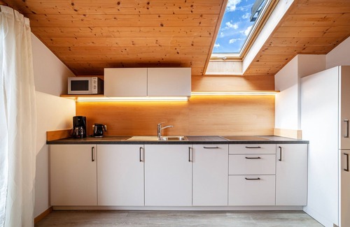 Lagundo Apartment | Holiday Apartment 'Rasnerhof Panorama' with Mountain View, Balcony & Wi-Fi
