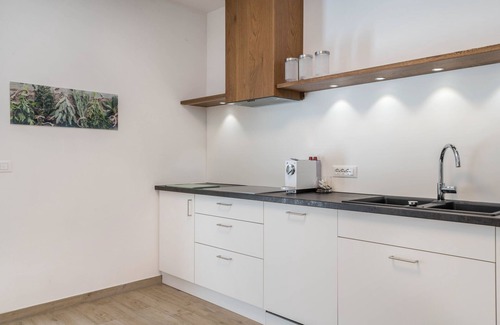 Nova Ponente Apartment | Holiday Apartment "Talhaus - Rita" with Mountain View, Shared Garden & Wi-Fi