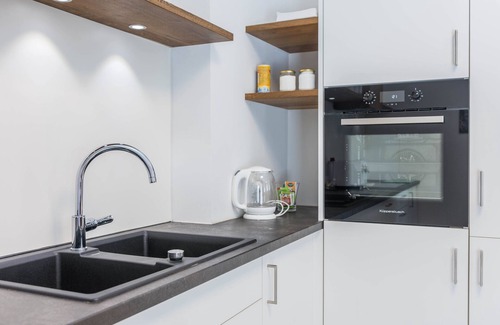 Nova Ponente Apartment | Holiday Apartment "Talhaus - Rita" with Mountain View, Shared Garden & Wi-Fi