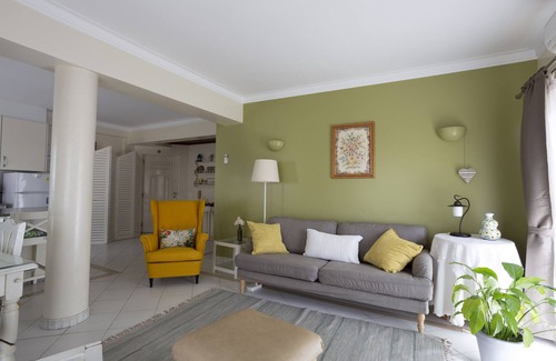 Alvor Apartment | Holiday Apartment "Tyler" with Wi-Fi, Garden, Terraces & Shared Pool