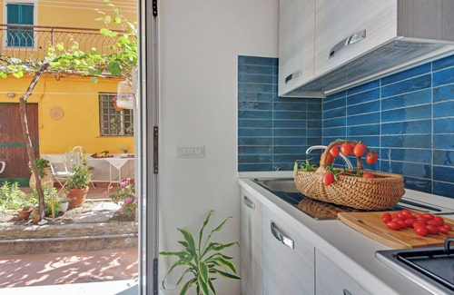 Moneglia Apartment | Holiday Apartment Un'oasi al Mare close to the Beach with Garden & Wi-Fi