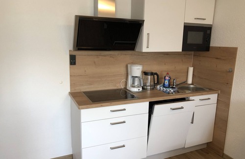 Sassnitz Apartment | Holiday Apartment "Villa Bella Vista - Meerblick 1" with Sea View, Balcony & Wi-Fi
