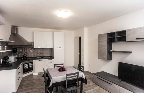 Sarroch Apartment | Holiday Apartment "Villa Farfalle" with Wi-Fi, A/C and Garden