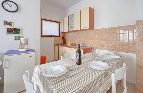 Vinkuran Apartment | Holiday apartment Vinkuran for 1 - 4 persons with 2 bedrooms - Holiday apartment in one or multi-fam