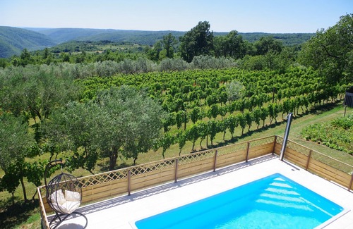 Zminj Apartment | Holiday apartment with private pool in village Sutivanac