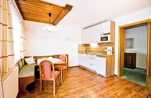 Flachau Apartment | Holiday apartment with views of the mountains and the river