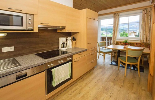 Am Feuersang Apartment | Holiday apartment with a balcony