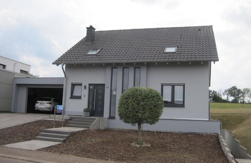 Hirzweiler Apartment | Holiday apartment with a terrace and a parking space, by the edge of the forest