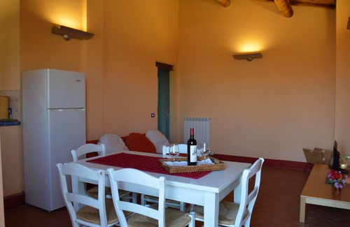 Asciano Apartment | Holiday apartment with swimming pool, strade bianche, swimming pool, view