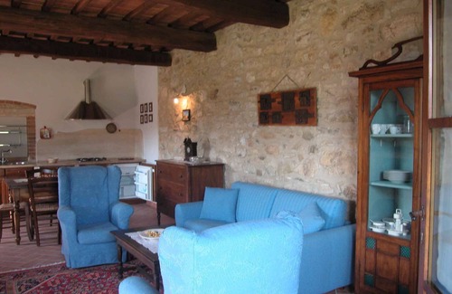 Asciano Apartment | Holiday apartment with outdoor swimming pool