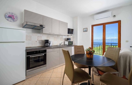 Drenje Apartment | Holiday apartment with pool use, sauna and whirlpool