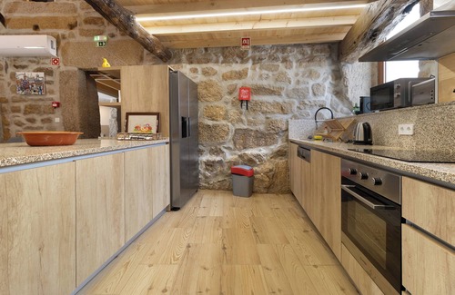 Valpacos Apartment | Holiday Bedroom 'Quarto Duplo Canhoteiros' with Mountain View, Wi-Fi and Air Conditioning