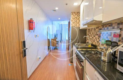 Jumeirah Village Triangle Apartment | Holiday Boulevard - Modern Studio in JVT w High-End Gym & Pool