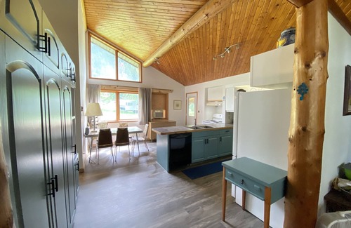 Central Kootenay House | Holiday Creek Vacation Rental