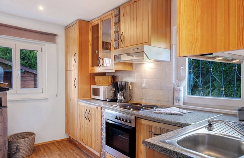 Garmisch-Partenkirchen House | Holiday Home 'Alpen Lodge' with Mountain View, Private Terrace and Wi-Fi