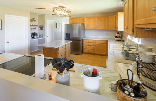 Bandera Other | Holiday Decorations l Spacious l 1 Mile to Downtown Bandera l Dog Friendly