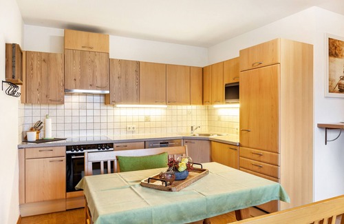 Sankt Veit im Pongau Apartment | Holiday flat 'Haus Unterrain' with mountain view, terrace and WLAN