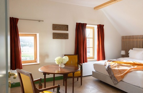 Marnand Other | Holiday flat "Grand Appartement"