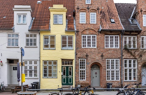 Luebeck Old Town Apartment | Holiday flat "Kontor" in a listed eaves house