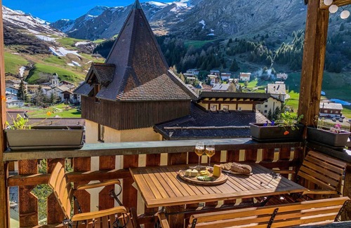 Bivio Apartment | Holiday flat with a view of the mountains