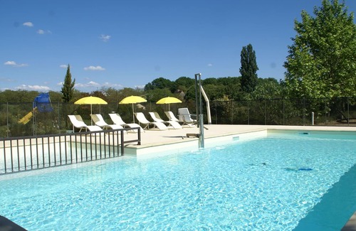 Castelnaud-la-Chapelle House | Holiday Home in Castelnaud-la-Chapelle with Swimming Pool