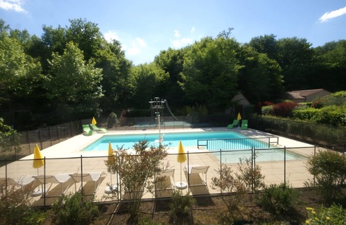 Castelnaud-la-Chapelle House | Holiday Home in Castelnaud-la-Chapelle with Swimming Pool