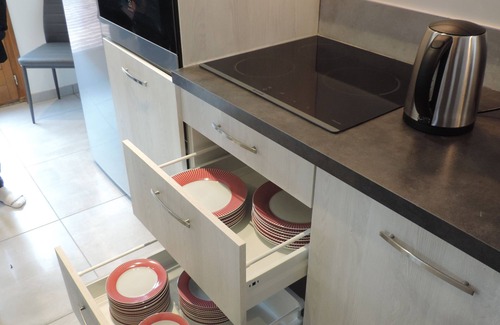 La Chapelle-de-la-Tour House | Holiday Home 'La Maison De Pierre' with Private Terrace, Wi-Fi and Air Conditioning